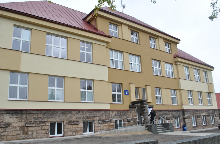 V Jilemnici otevřeli zrekonstruovanou budovu staré polikliniky